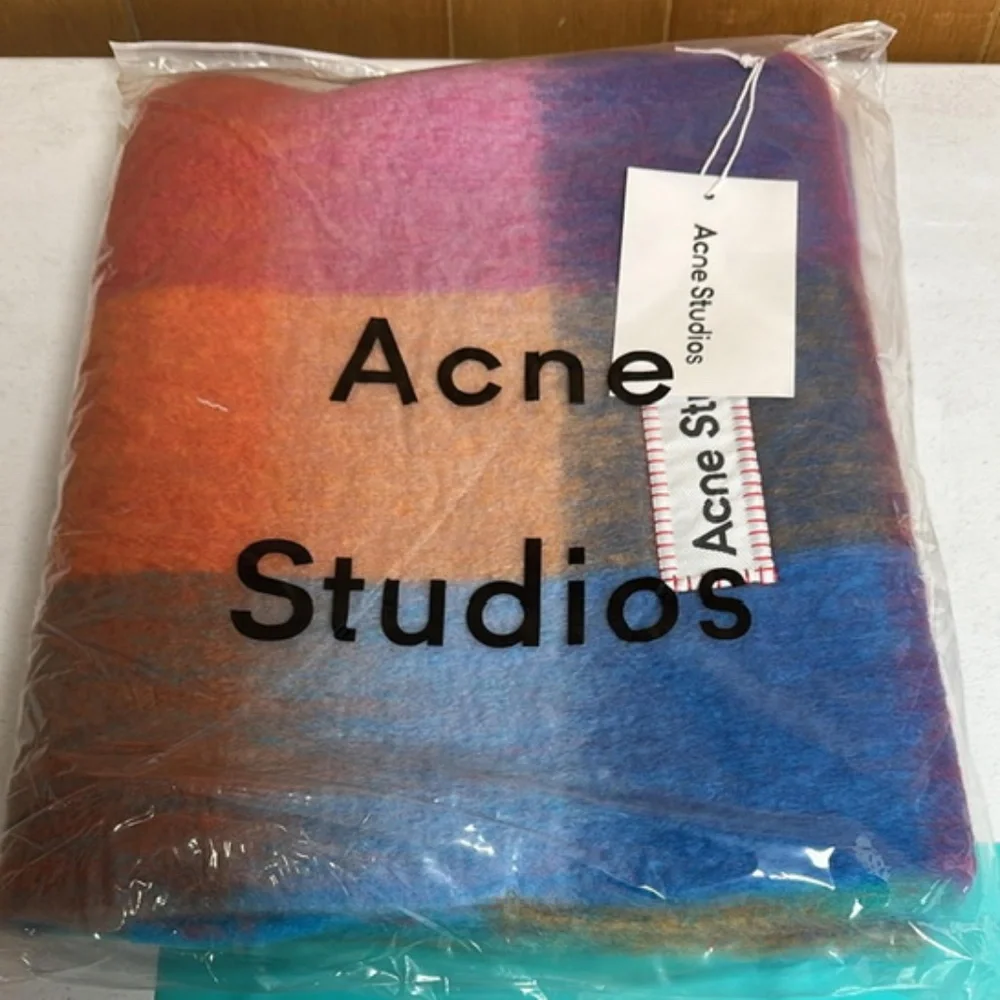 Acne studios scarf - Picture 3 of 5